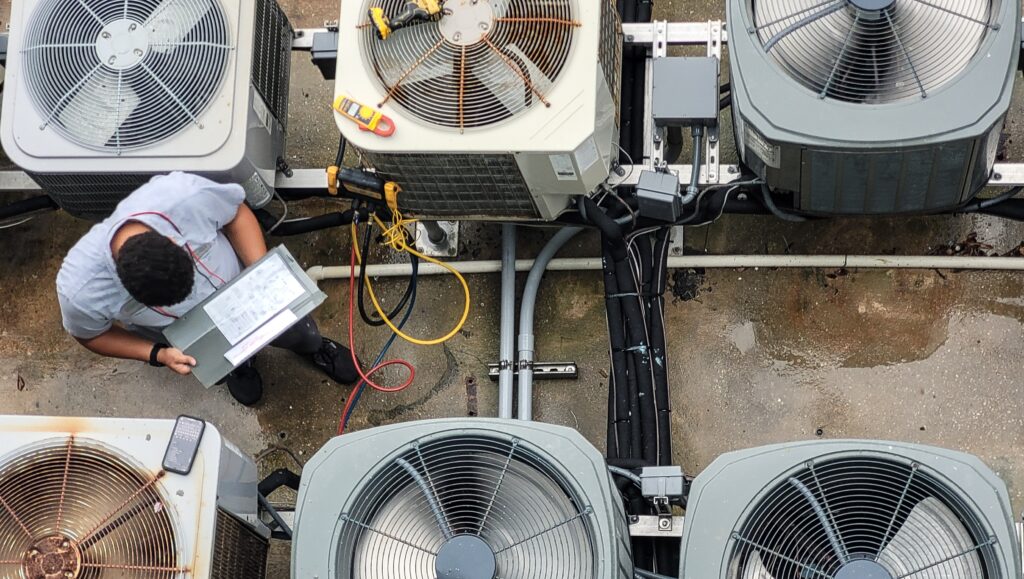 maintain-central-ac-in-dubai.jpg